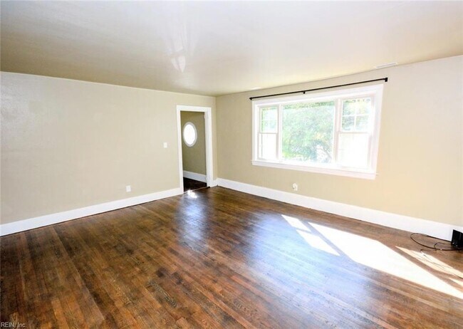 Building Photo - 1330 Monterey Ave
