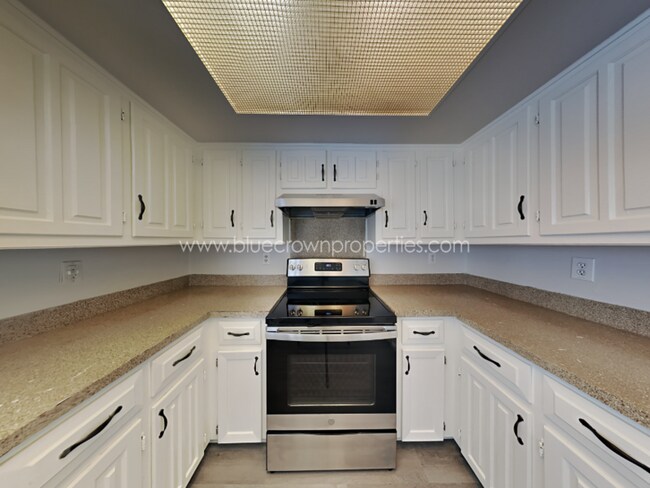 Building Photo - 1804 Bristol Cove