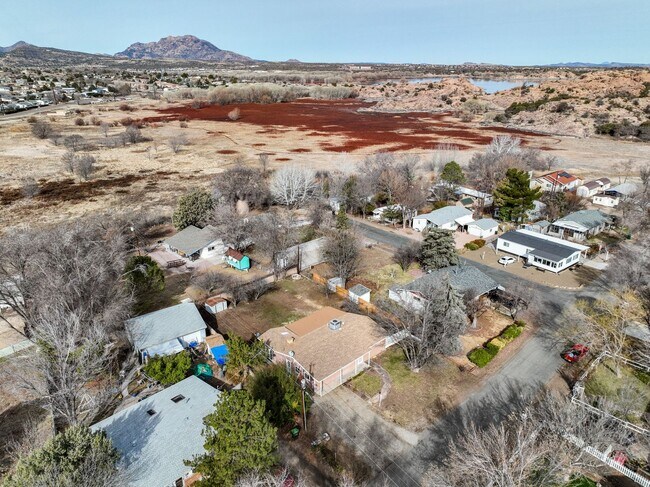 Building Photo - Home for Rent Near Willow Lake!