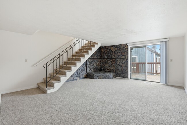 Building Photo - 611 S Ferrall St