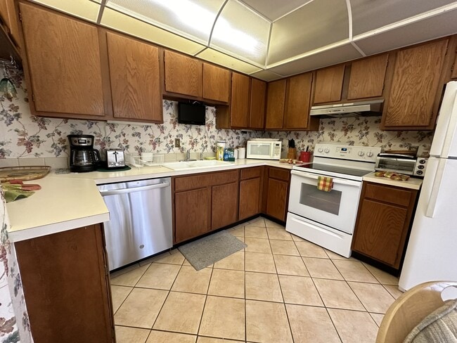 Building Photo - 1647 Brookhouse Ct
