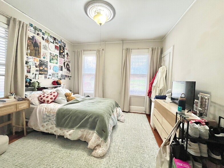 Building Photo - 73 Delle Ave