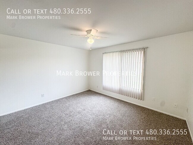 Building Photo - 1634 E Donner Dr