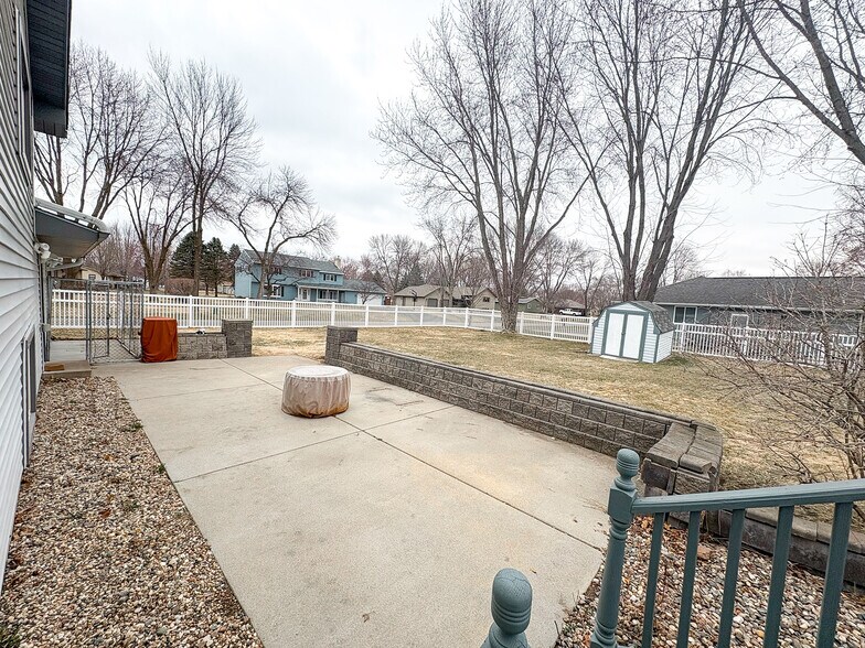 Building Photo - 2418 Marquette Dr