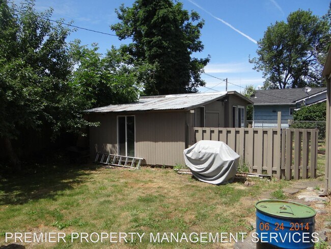 Building Photo - 3 br, 2 bath House - 902 25th Place