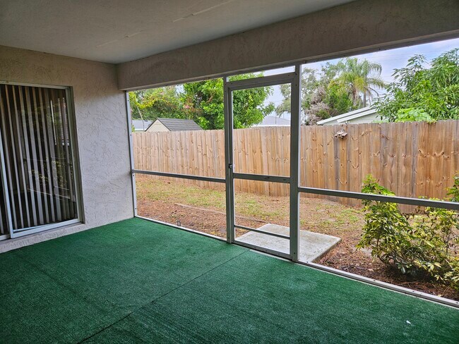 Building Photo - 2833 Stoneland Ln