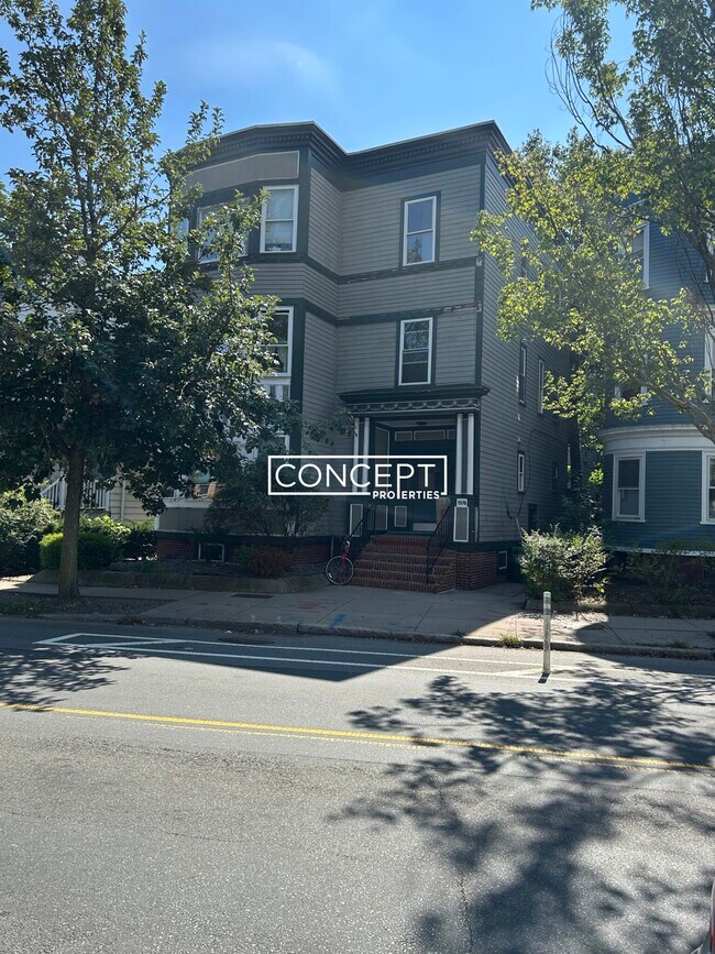 Building Photo - 1576A Cambridge St. Unit 1F