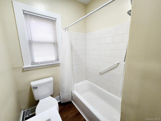 Building Photo - 148 N Pascack Rd