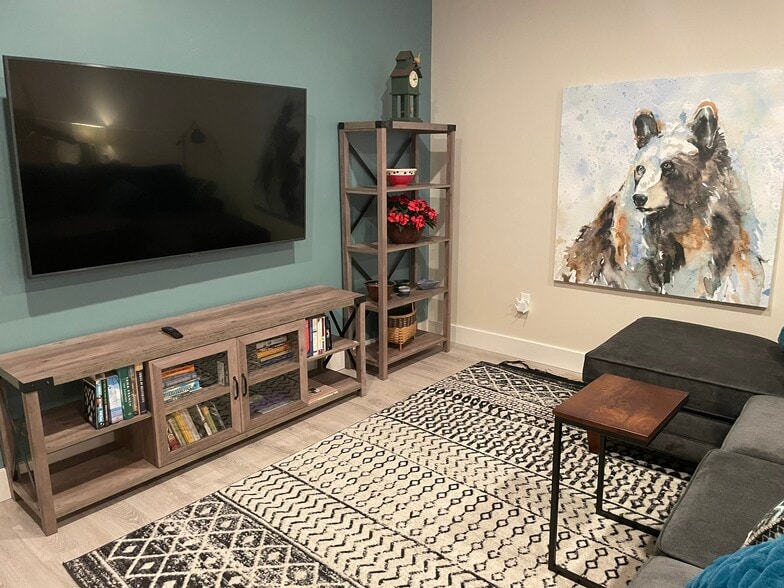 Large screen HDTV on lower level - 320 N Bozeman Ave