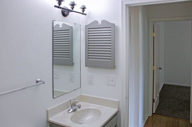 Building Photo - 42 Waterwheel Dr