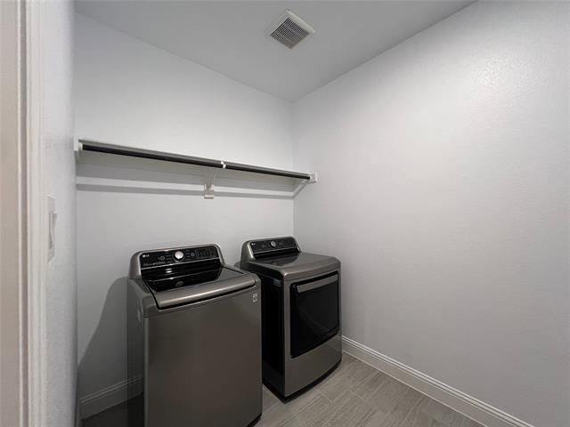 Building Photo - 2101 Sun Star Dr