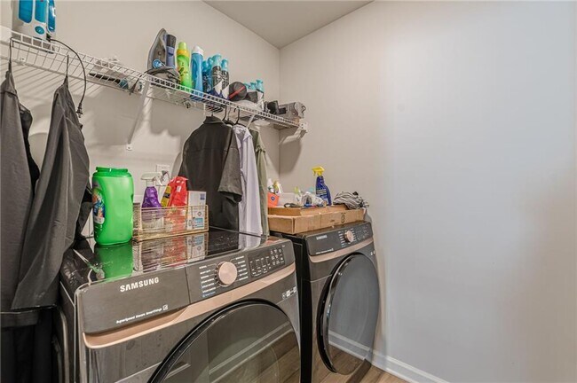 Building Photo - 4876 Elm Leaf Dr