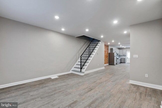 Building Photo - 6205 Elmwood Ave