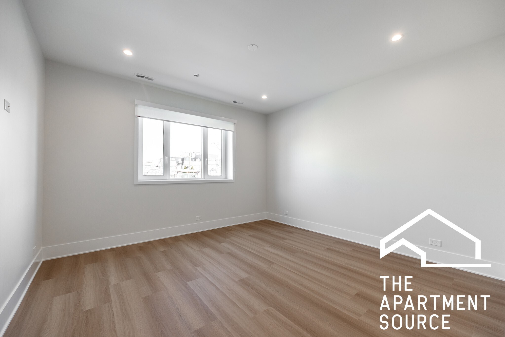 Building Photo - 1620 W Grand Ave