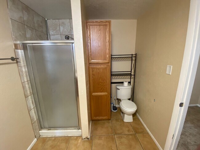 Building Photo - Beautiful 3 bedroom