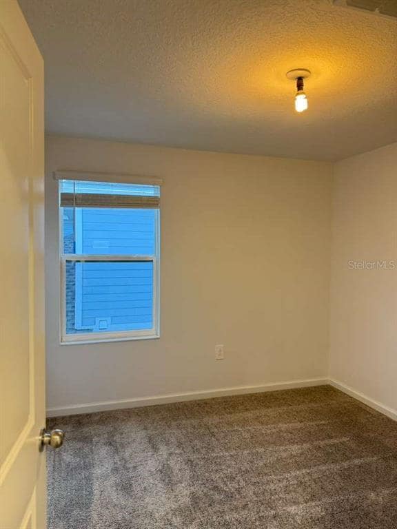 Building Photo - 621 Sand Pne Ln