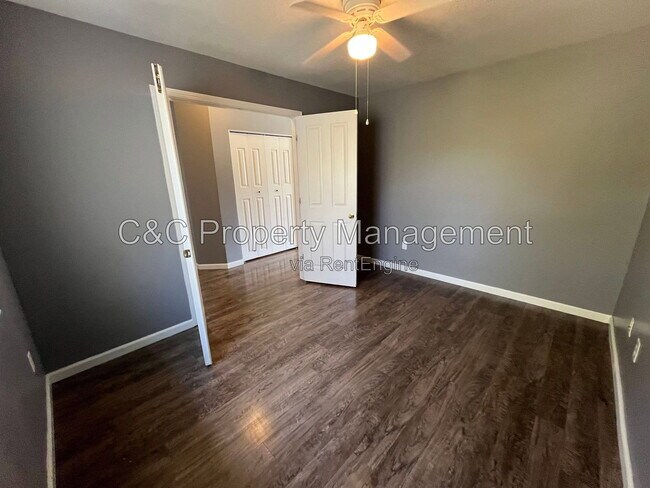 Building Photo - 1408 Fairway Dr