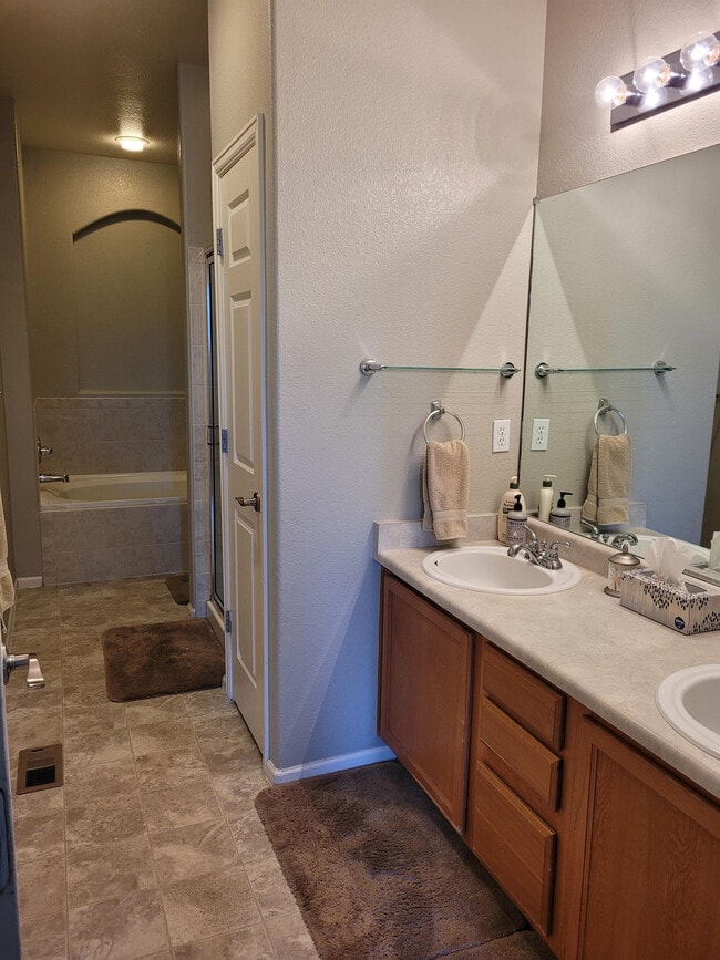 Building Photo - 2772 Thrush Grove