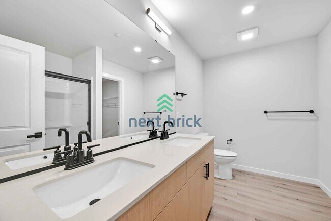 Building Photo - Modern Brand New 3-Bed, 3-Bath Home in the Heart of Lynnwood – Luxury Living Awaits!