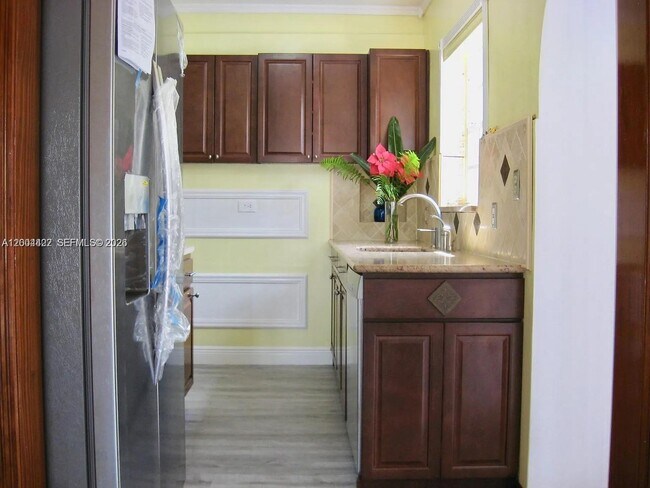 Building Photo - 2140 NE 180th St