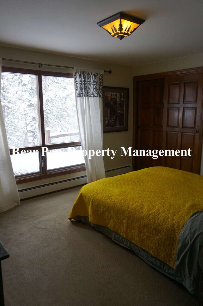 Building Photo - Lovely Home in Soda Creek!!
