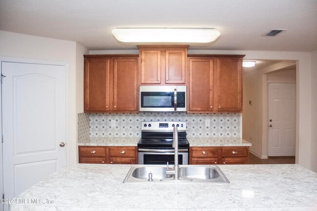 Building Photo - 2339 Sotterley Ln