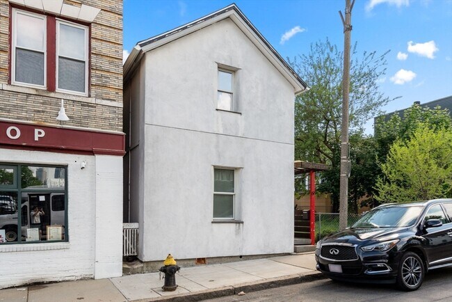 Building Photo - 67 Dudley St
