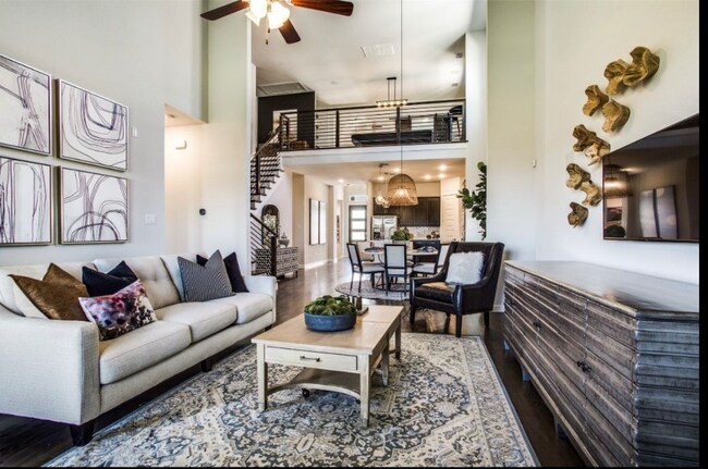 Building Photo - 204 Carmen Oak Ln