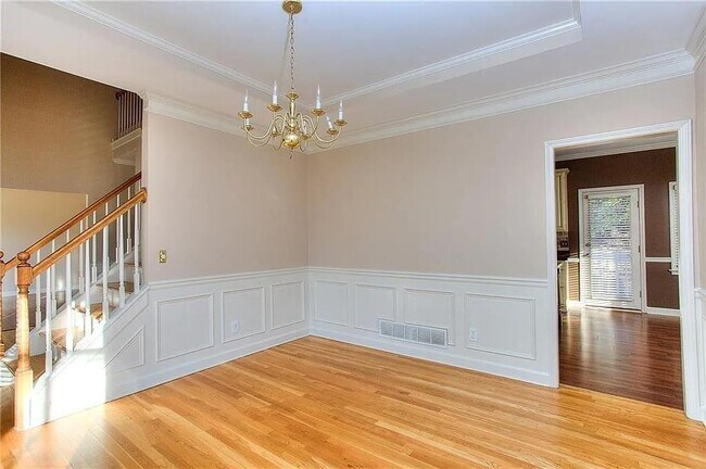Building Photo - 800 Satinwood Pl