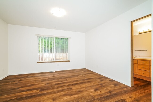 Building Photo - Beautiful, spacious home in Silverado neighborhood. ** COMING SOON **