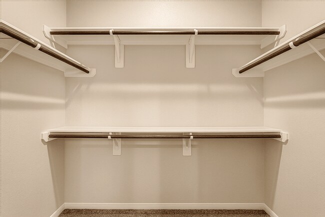 Building Photo - 2220 Cedar Vly Dr