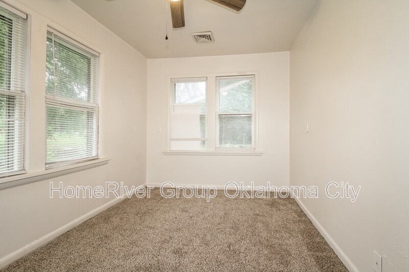 Building Photo - 2218 N Midwest Blvd