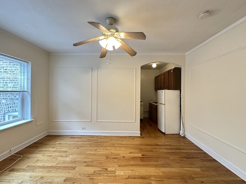 Building Photo - 2849 N Burling St