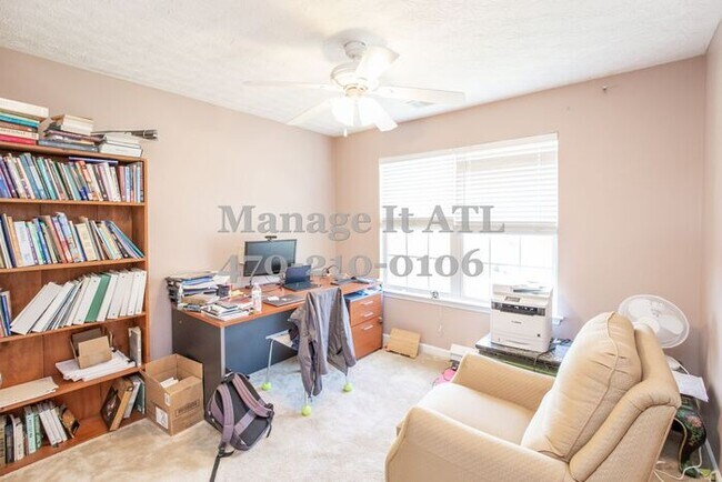 Building Photo - Charming 4-Bedroom Home for Rent in Prime ...