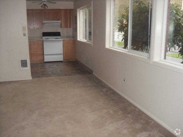 Living Room - Lake Oswego Apartments