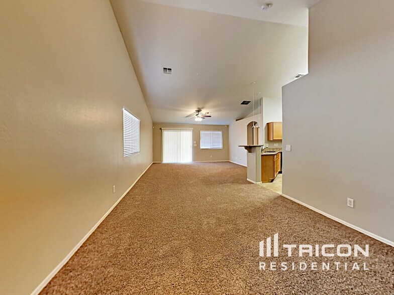 Building Photo - 6914 S 38th Ln