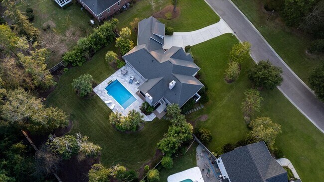 Building Photo - 1005 Mt Whitney Dr