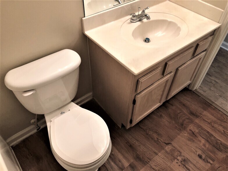 Building Photo - 1773 Dartmouth Dr