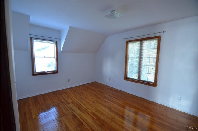 Building Photo - 210 Lincoln Park Dr