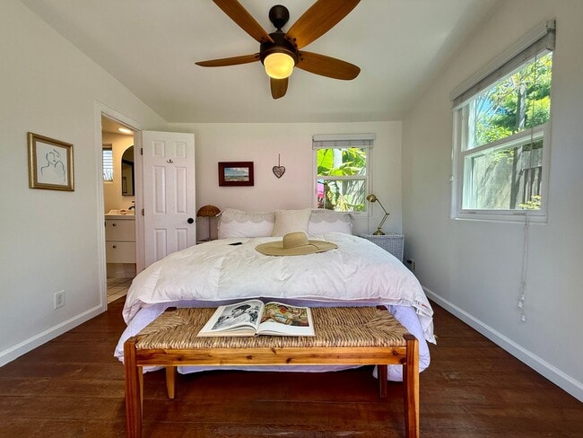 Building Photo - Gorgeous Fully Furnished Ocean Beach Retreat + FLEXIBLE STAY