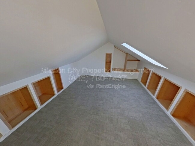 Building Photo - 328 W Pedregosa St