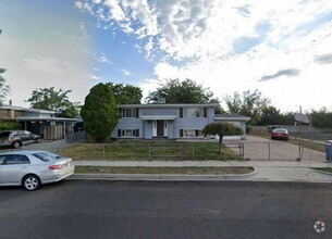 Building Photo - 2617 Vespa Dr