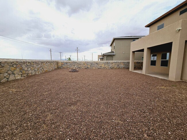 Building Photo - Beautiful 4 bedroom 2.5 bath home in Northeast El Paso!