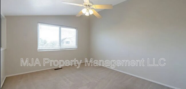 Building Photo - 848 W 4050 S