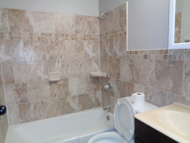 Building Photo - 9409 S 79th Ct