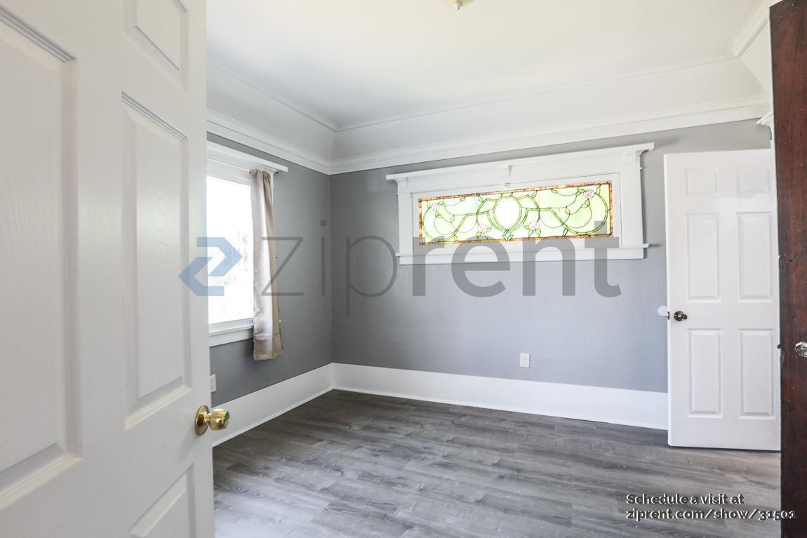 Building Photo - Unit