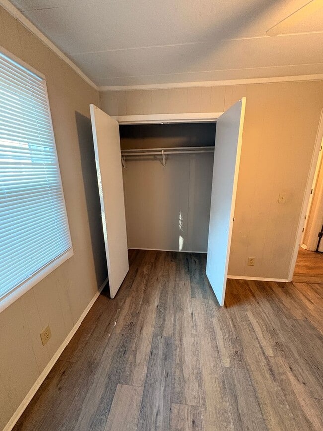 Building Photo - 195 Nunnally St