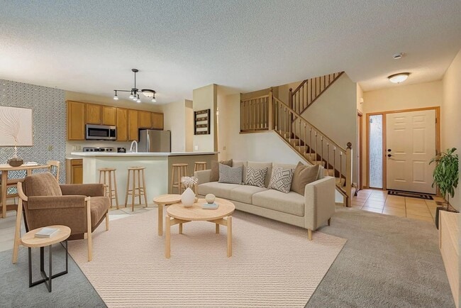 Building Photo - Rare 3bed 3bath Townhome in Rosemount