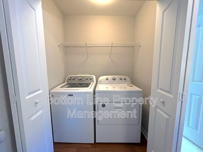 Building Photo - 10814 Princeton Village Dr