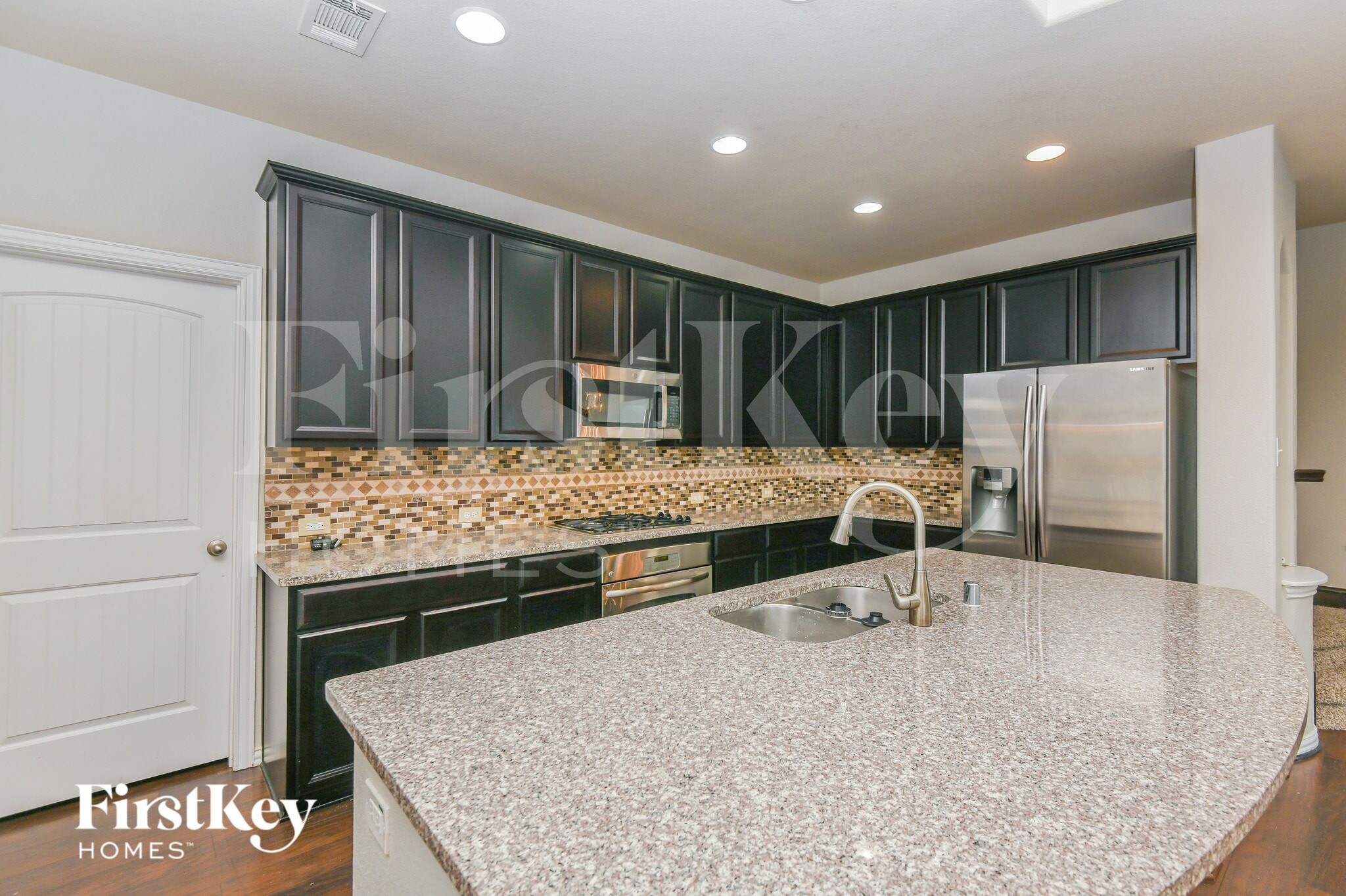 Building Photo - 520 Glacier St